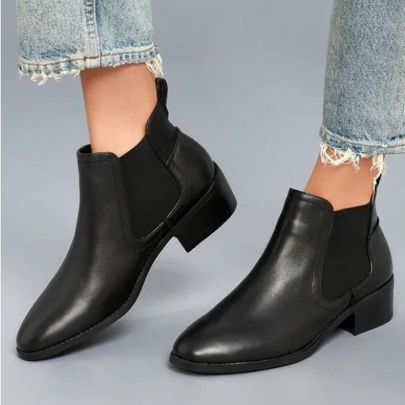 Steve Madden Dicey Black Ankle Boots - Picture 1 of 7